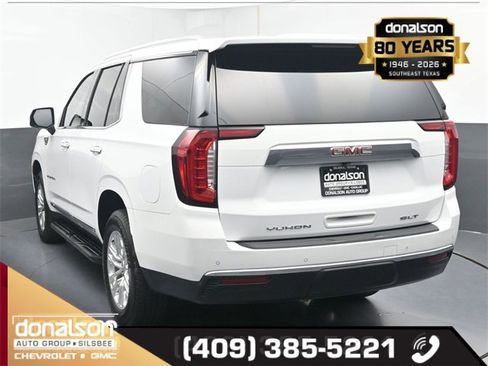 Used 2022 GMC Yukon SLT w/ SLT Premium Package image 4