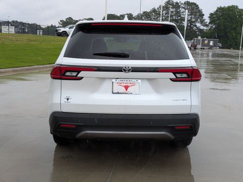 New 2026 Toyota Grand Highlander FWD image 4