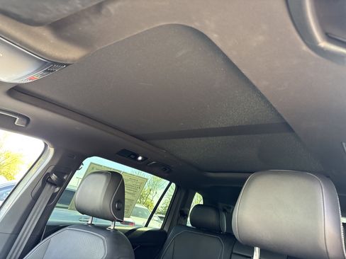 Used 2022 Volkswagen Tiguan SE R-Line image 17