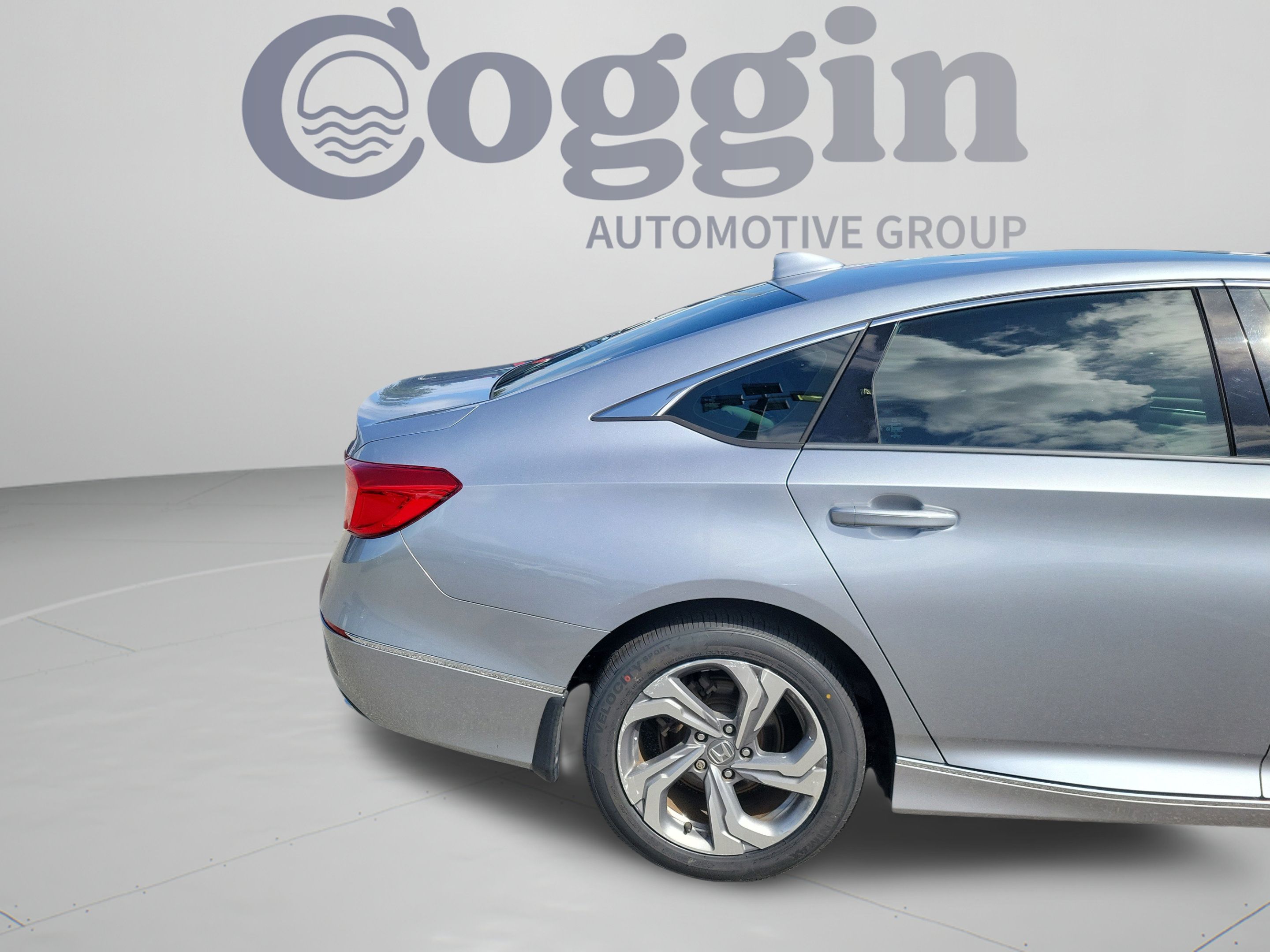 Used 2020 Honda Accord EX image 8