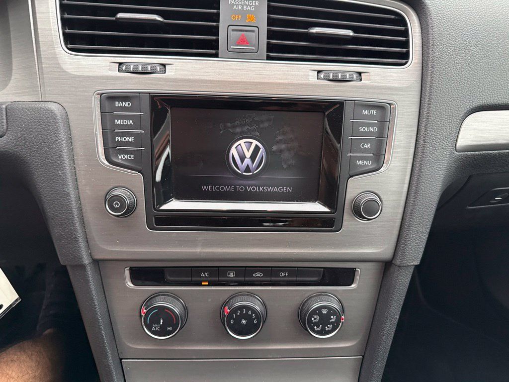 Used 2015 Volkswagen Golf S FWD image 17