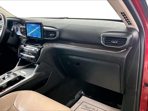 Used 2023 Ford Explorer Limited image 16