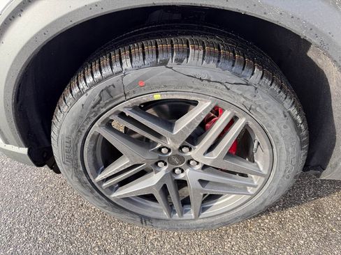 Used 2021 Ford F350 Lariat w/ Chrome Package image 34