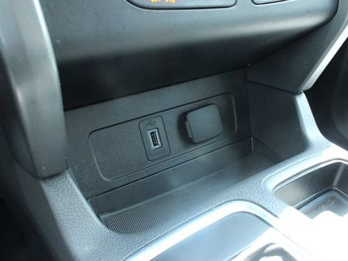 Used 2018 Ford Escape SE w/ SE Sync 3 Package FWD image 18
