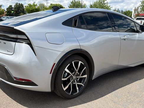 Used 2025 Toyota Prius Plug-In Hybrid FWD image 4