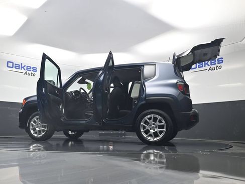 Used 2023 Jeep Renegade Latitude AWD/4WD image 59
