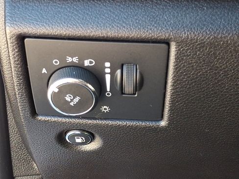 Used 2021 Jeep Grand Cherokee Limited AWD/4WD image 25