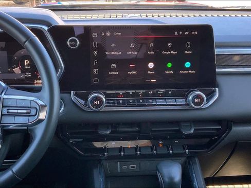 Used 2024 GMC Canyon Elevation w/ Elevation Premium Package image 7