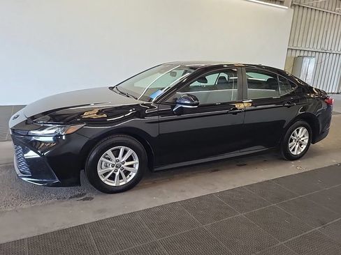 Used 2025 Toyota Camry LE FWD image 14