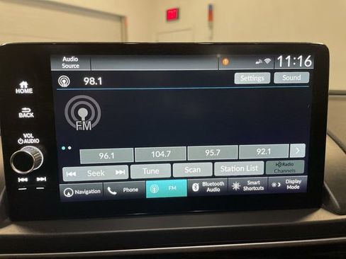Used 2025 Honda Pilot Elite image 16