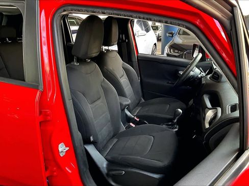 Used 2018 Jeep Renegade Latitude image 8