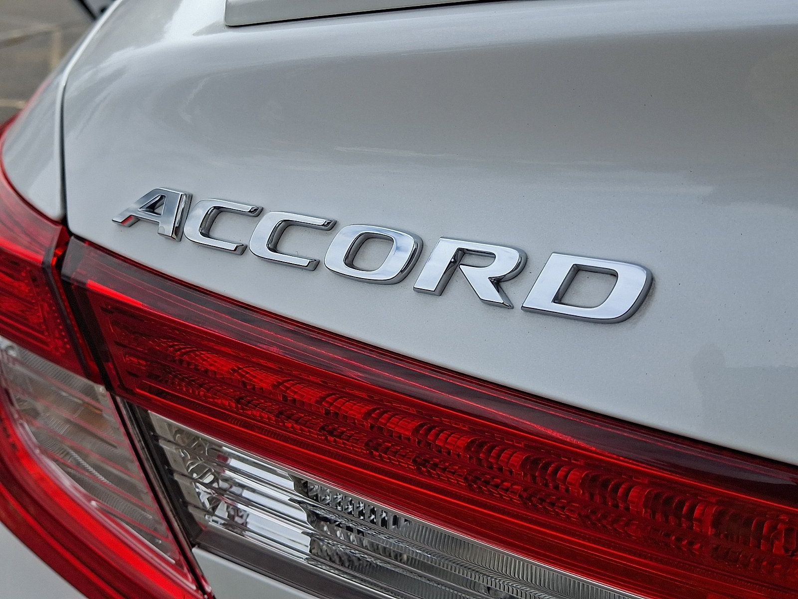 Used 2018 Honda Accord Sport image 28