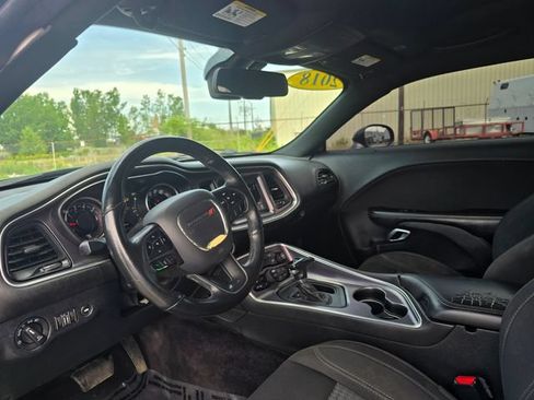 Used 2018 Dodge Challenger R/T RWD image 11