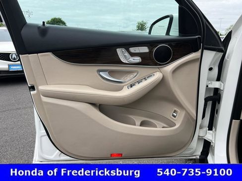Used 2021 Mercedes-Benz GLC 300 image 24