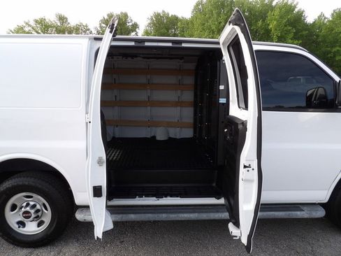Used 2020 GMC Savana 2500 w/ Driver Convenience Package RWD image 25