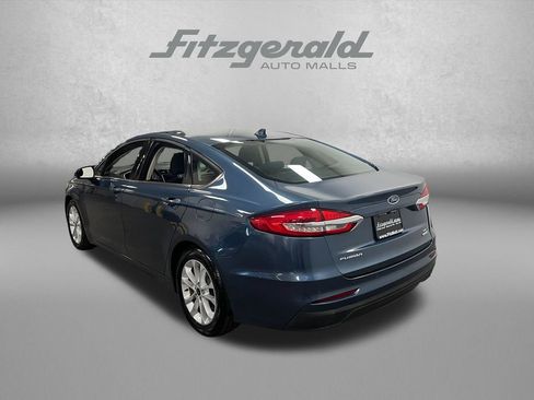 Used 2019 Ford Fusion SE FWD image 3