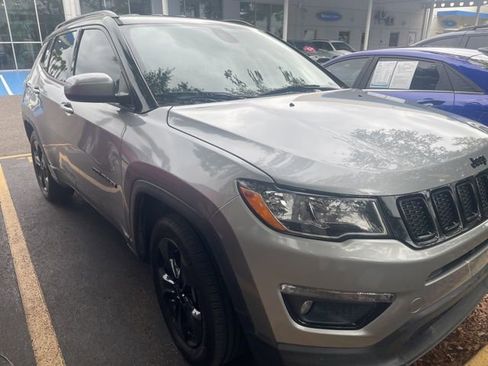 Used 2018 Jeep Compass Altitude w/ Popular Equipment Group image 2