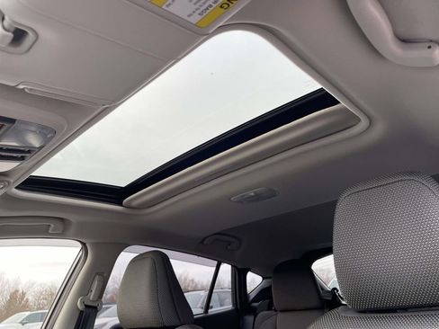 Used 2024 Subaru Crosstrek 2.0i Premium image 9