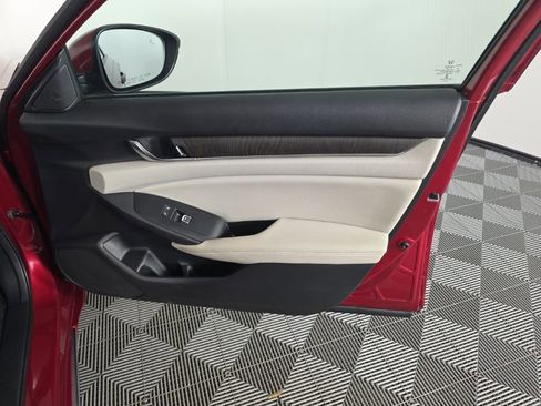 Used 2018 Honda Accord EX image 36