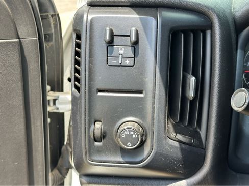 Used 2016 GMC Sierra 2500 4x4 Crew Cab w/ Sierra Convenience Package image 17