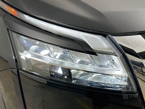 Used 2023 Nissan Pathfinder SL AWD/4WD image 40