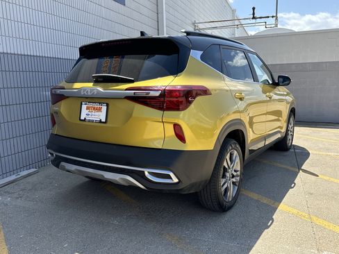 Used 2023 Kia Seltos S w/ Navigation Package AWD/4WD image 4