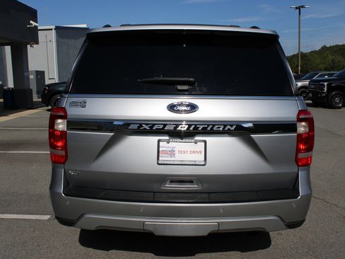 Used 2020 Ford Expedition XLT image 4