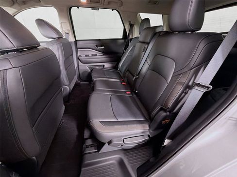 Used 2025 Nissan Pathfinder SL w/ Cargo Package AWD/4WD image 22