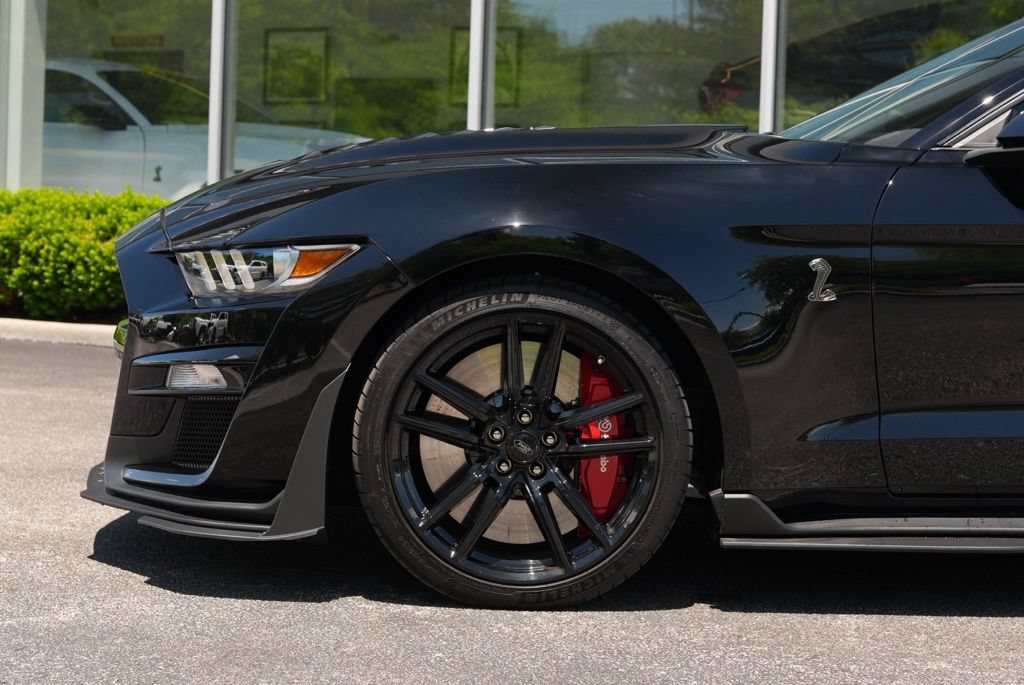 Used 2022 Ford Mustang Shelby GT500 w/ Technology Package RWD image 8