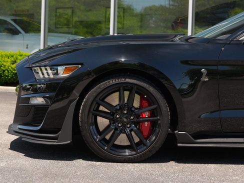 Used 2022 Ford Mustang Shelby GT500 w/ Technology Package RWD image 8