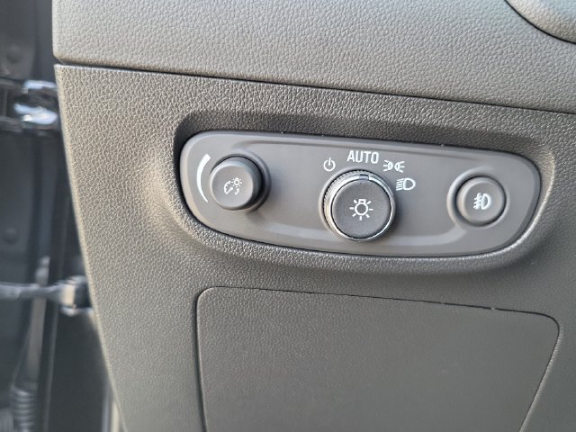 Used 2023 Buick Encore GX Select w/ Sport Touring Package FWD image 30
