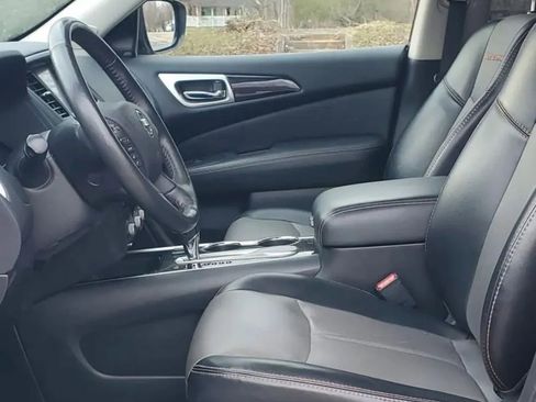 Used 2020 Nissan Pathfinder SL image 9