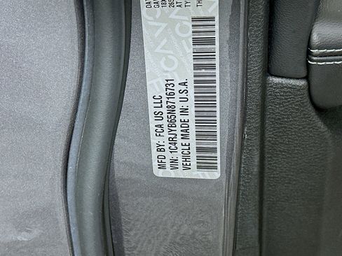 Used 2022 Jeep Grand Cherokee Limited 4xe image 12