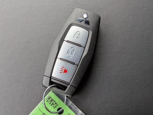 New 2026 Mitsubishi Outlander LE FWD image 28