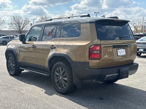 Certified 2024 Toyota Land Cruiser image 5