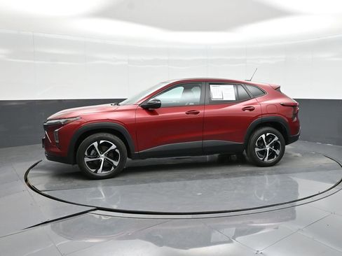 Used 2024 Chevrolet Trax RS FWD image 11