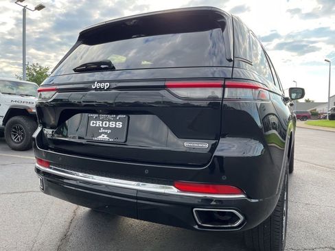 Used 2022 Jeep Grand Cherokee Overland w/ Luxury Tech Group IV AWD/4WD image 38