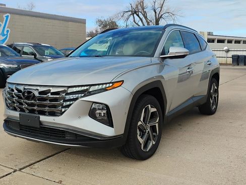 Used 2023 Hyundai Tucson Limited AWD/4WD image 3
