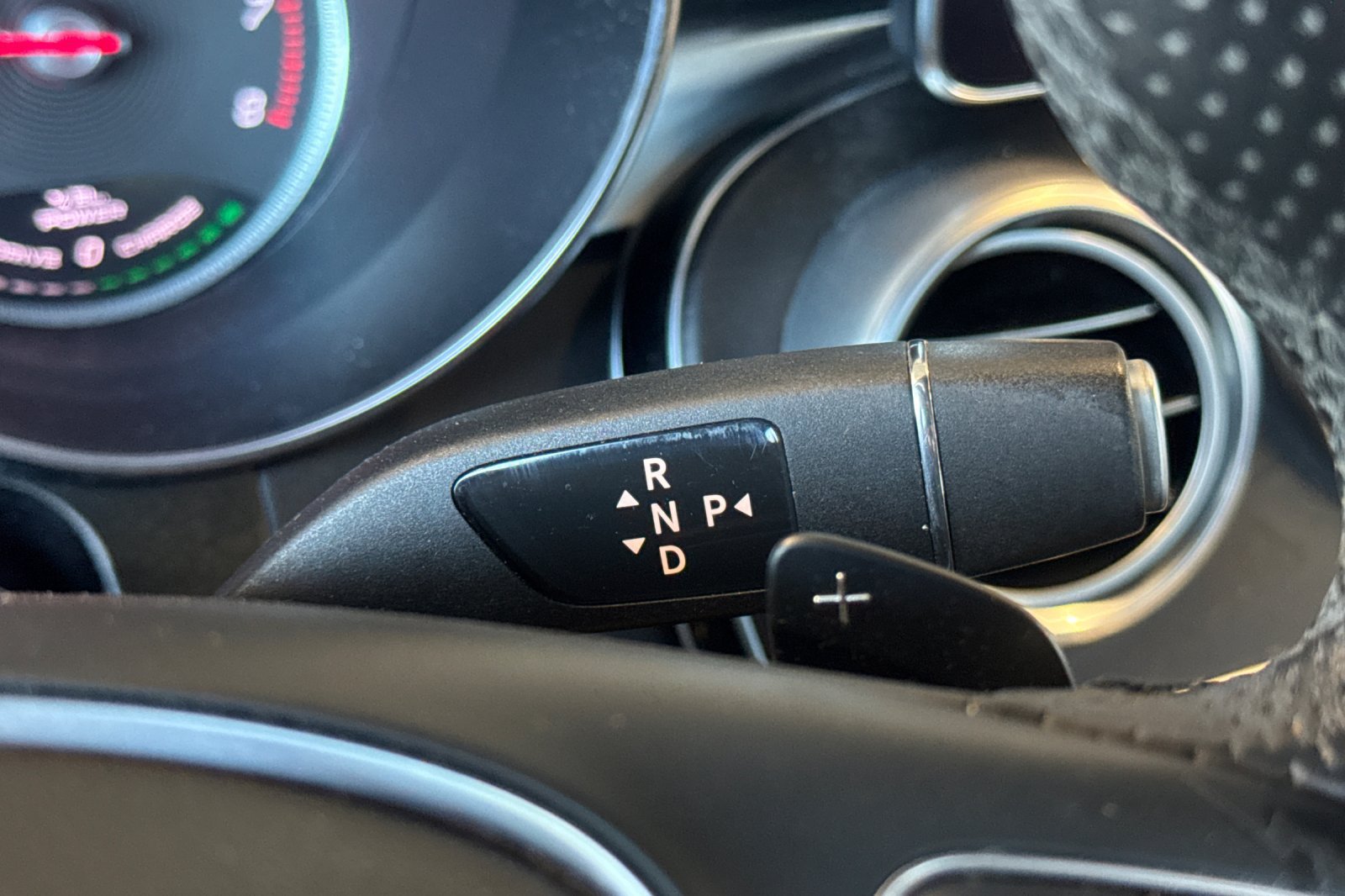 Used 2018 Mercedes-Benz GLC 350e 4MATIC image 31