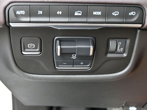 Used 2021 Cadillac Escalade ESV Sport Platinum AWD/4WD image 32