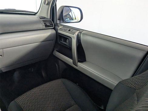 Used 2013 Toyota 4Runner SR5 image 9