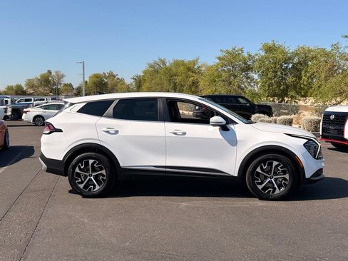Used 2025 Kia Sportage EX FWD image 7