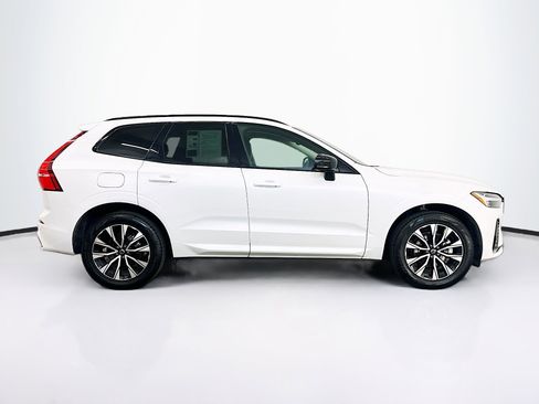 Used 2025 Volvo XC60 B5 Core AWD/4WD image 10