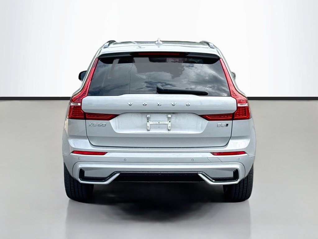 Used 2024 Volvo XC60 B5 Plus w/ Protection Package Premier AWD/4WD image 6