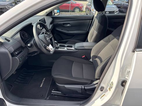 Used 2025 Nissan Sentra SV FWD image 25