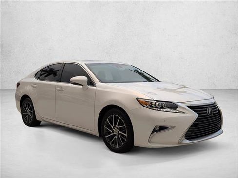 Used 2018 Lexus ES 350 w/ Luxury Package w/Wood Trim FWD image 7