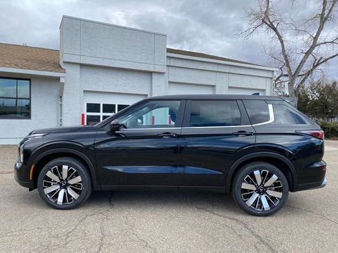 New 2026 Mitsubishi Outlander image 2