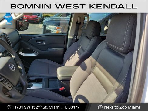 Used 2022 Nissan Frontier SV image 9