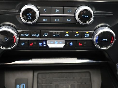 Used 2023 Ford F150 Lariat w/ Equipment Group 502A High image 28