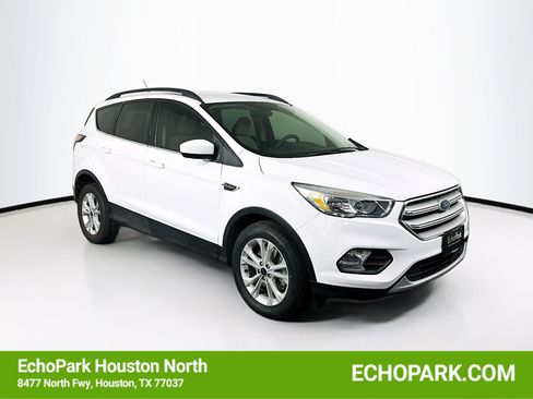 Used 2018 Ford Escape SE image 1